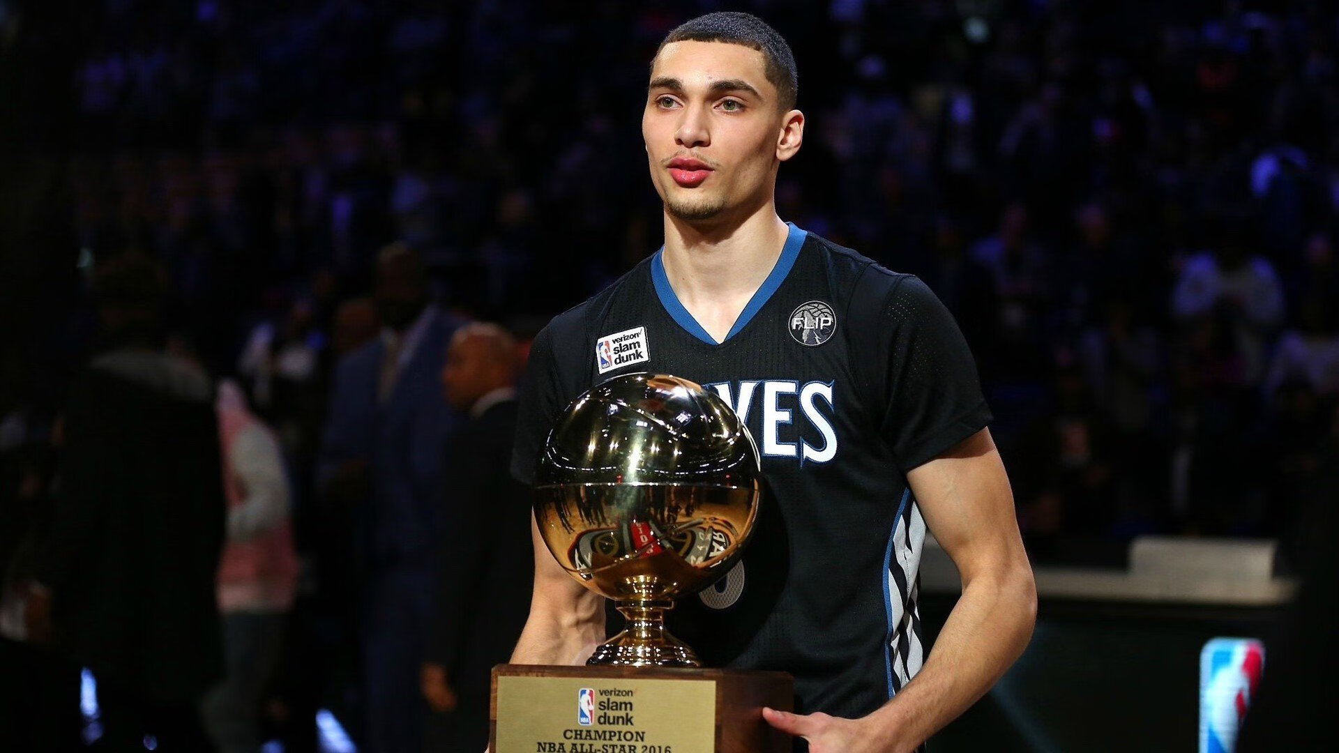 布克扛起全队，江苏队绝杀尼克斯，一场跨越文化的篮球对话